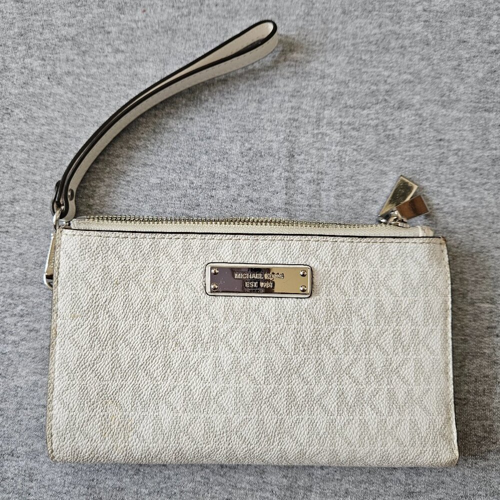 Michael Kors Large Wristlet Wallet Adele Logo Smartphone Wallet Silver Hardware